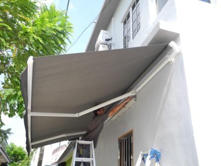 Retractable Awning (35)